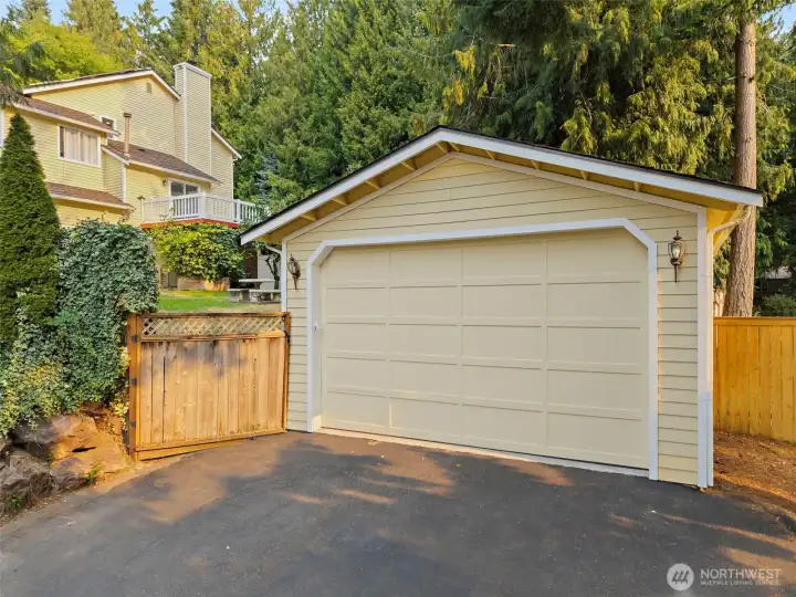 Detached Garage