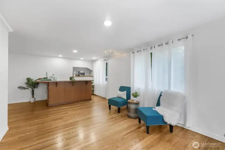 Bonus area with wet bar