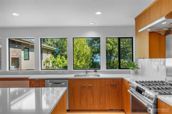 Such privacy and lovely views to be had from the kitchen sink.