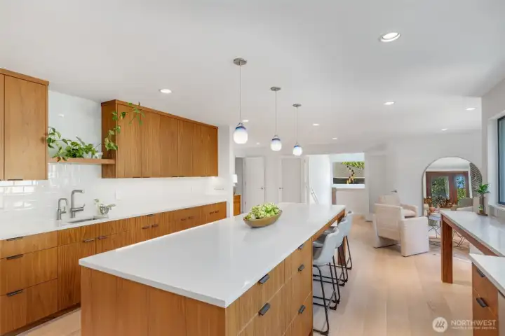 Other view of the kitchen