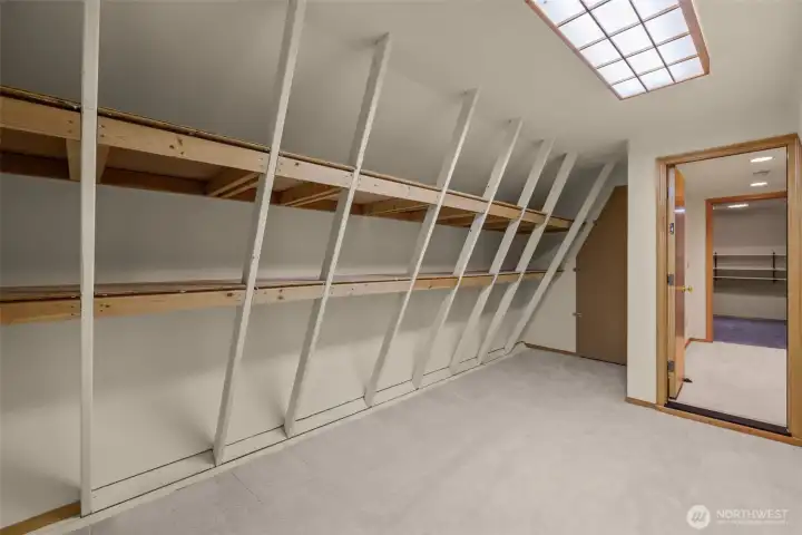 So Much Storage – Keep Everything Neat and Organized!