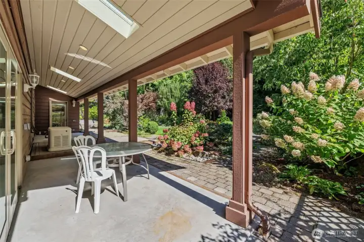 Whole-House Generator and Central AC for Year-Round Comfort