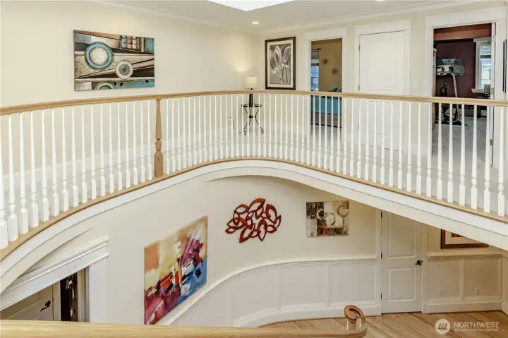 Hallway with view to the 1st floor