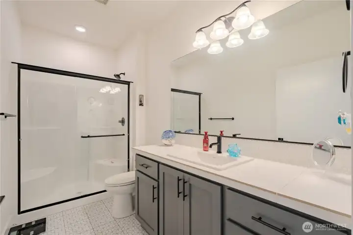 Bathroom/shower