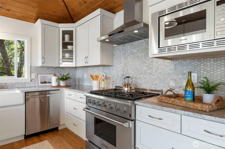 Plenty of kitchen storage and counter space