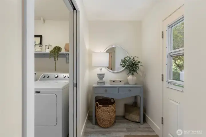 tiled entry from the back yard and laundry room
