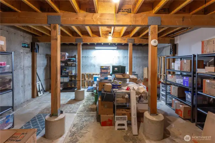 400 sq ft of storage 400 sq ft of storage