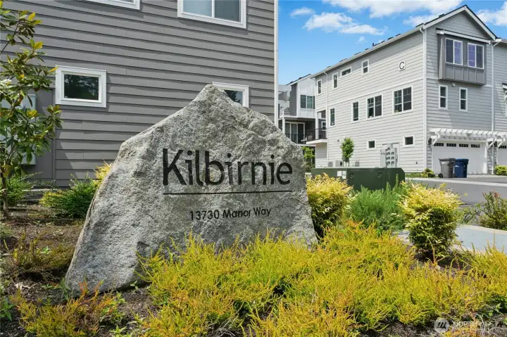 Ideally located near shopping, dining, parks, and commuter routes.