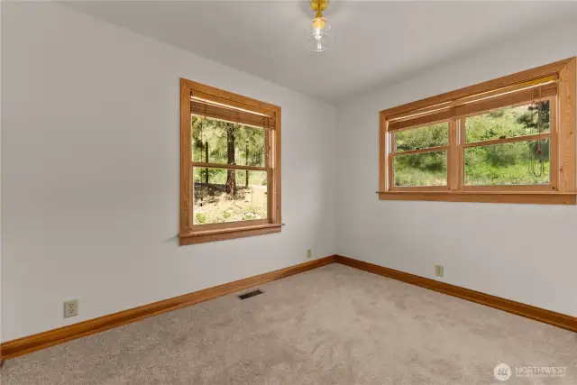 Craft room, office, guest room...you decide!