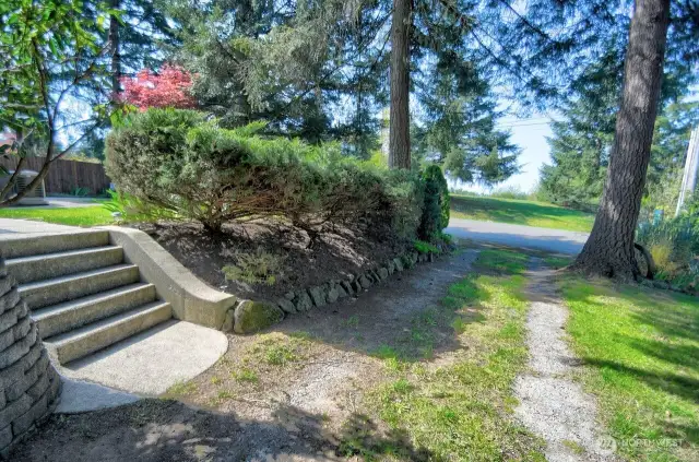 Well maintained landscaping around property