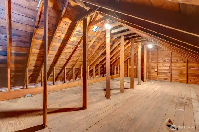 Above garage space - I told you this is a great space!