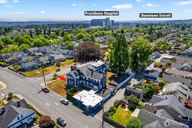 Beautiful neighborhood. Tree lined streets & elegant vintage homes.