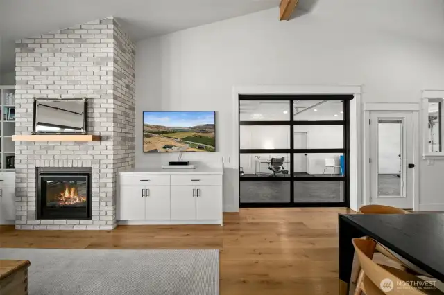 Gas fireplace