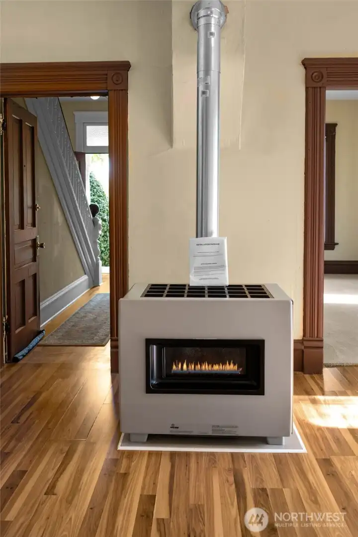 Brand new gas furnace in lower unit.