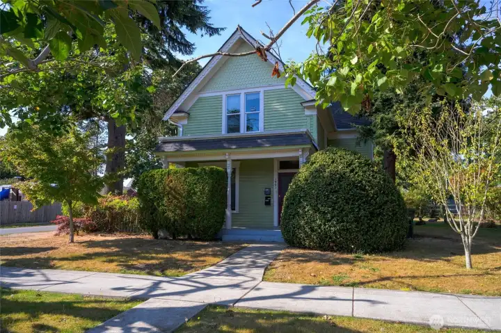 This home has amazing curb appeal.