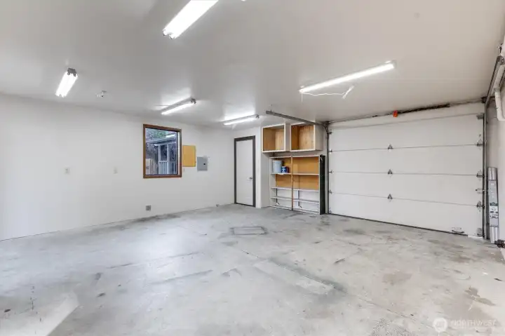 Garage with bonus space