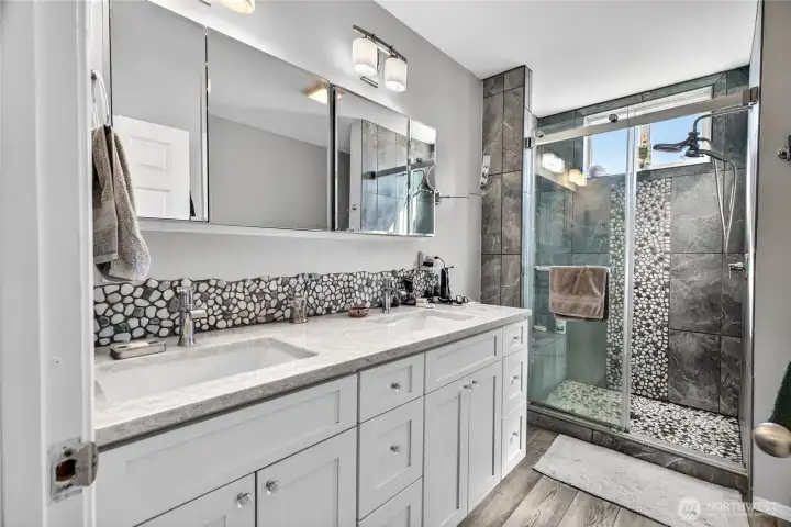 Primary Bathroom level 2