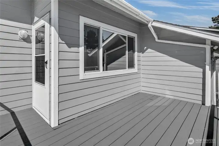 Level 2 East deck 2