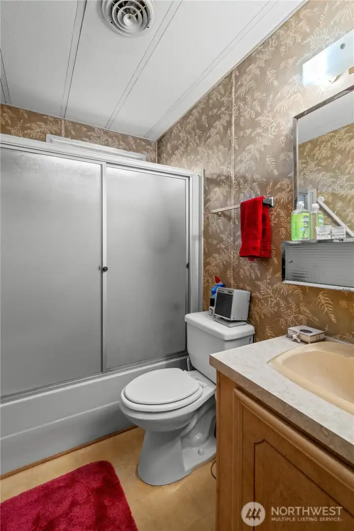 2nd bathroom