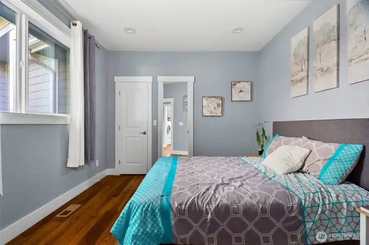 Main Level Bedroom w/ En-Suite Bathroom