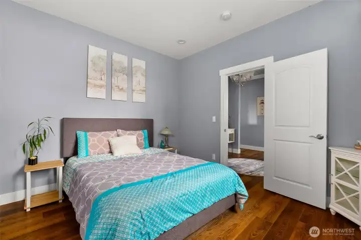 Main Level Bedroom w/ En-Suite Bathroom