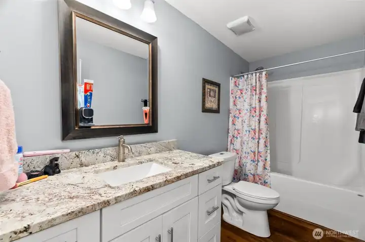 Downstairs En-Suite Bathroom 2