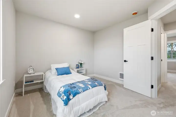 Large bedroom #1