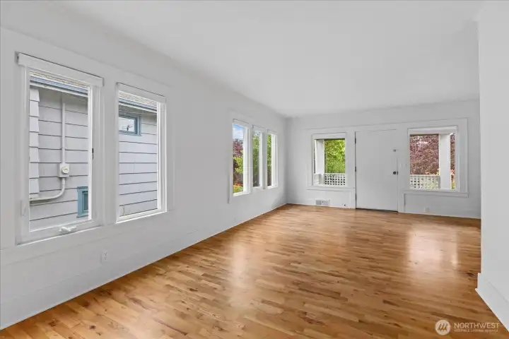 Lots of windows let in ample light Lots of windows let in ample light