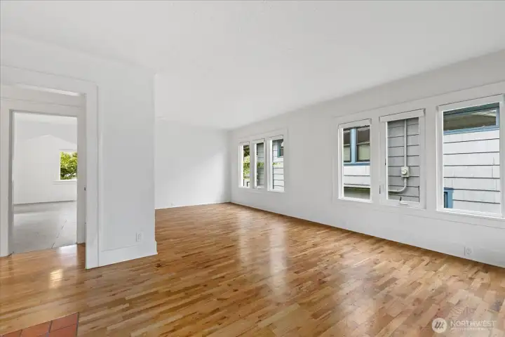 Gleaming hardwood floors Gleaming hardwood floors