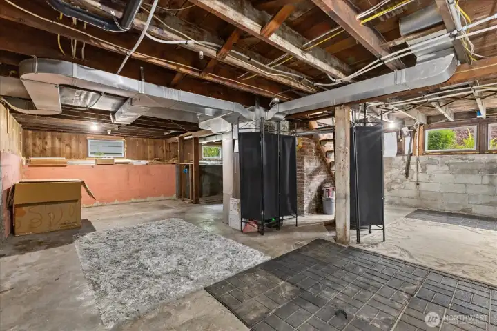 Large open basement Large open basement