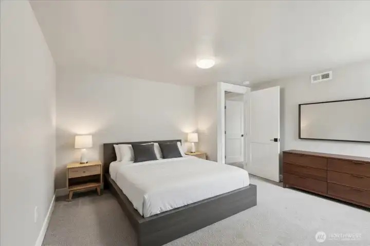 Lower bedroom 4 Lower bedroom 4