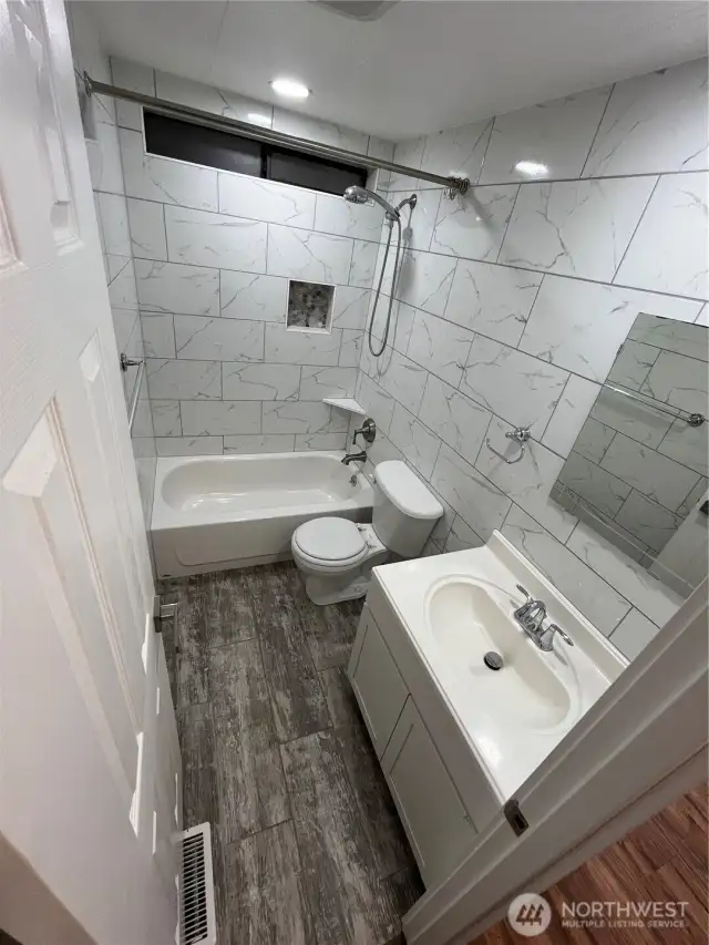 2nd Bathroom