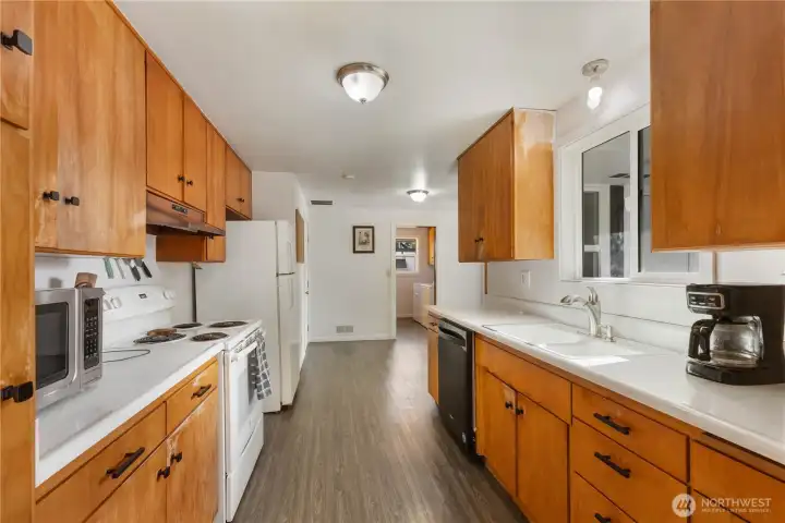 Light and bright kitchen