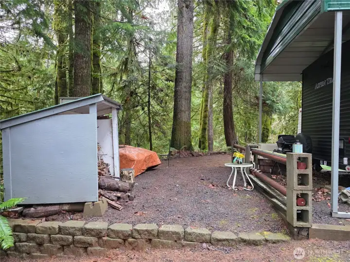 additional storage shed behind Aspen Trail RV