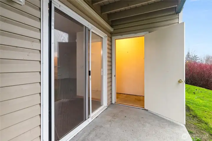 Nice little storage unit off back patio