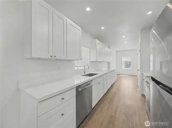 Virtually staged, removed items from counter.