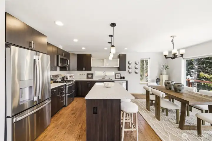 Beautifully appointed kitchen