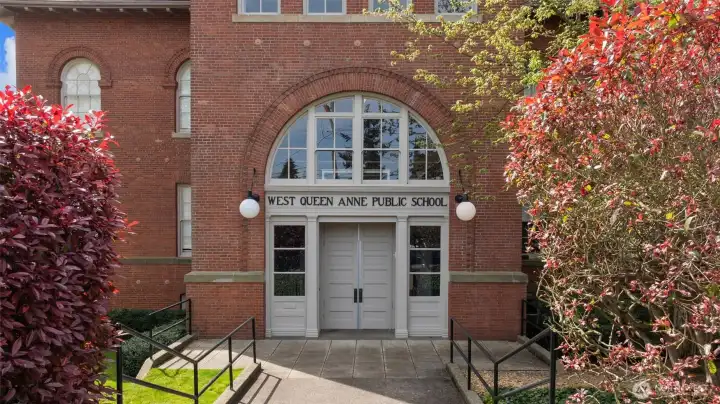 Originally built in 1920, the Queen Anne school was re-imagined as private residences while honoring its historic charm.