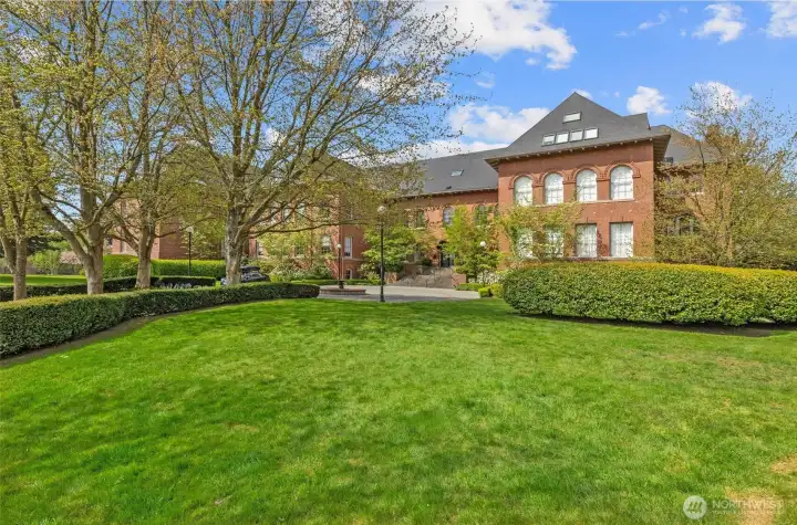 Grassy lawns are the ideal spot for sunny day picnics.