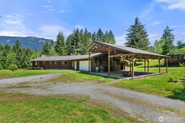 Stunning views all around, RV-sized carport Stunning views all around, RV-sized carport