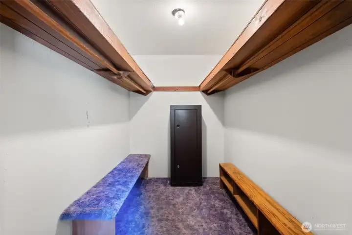 Walk-in closet Walk-in closet