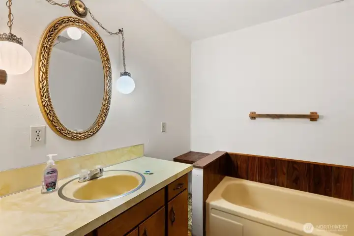 2nd bath 2nd bath