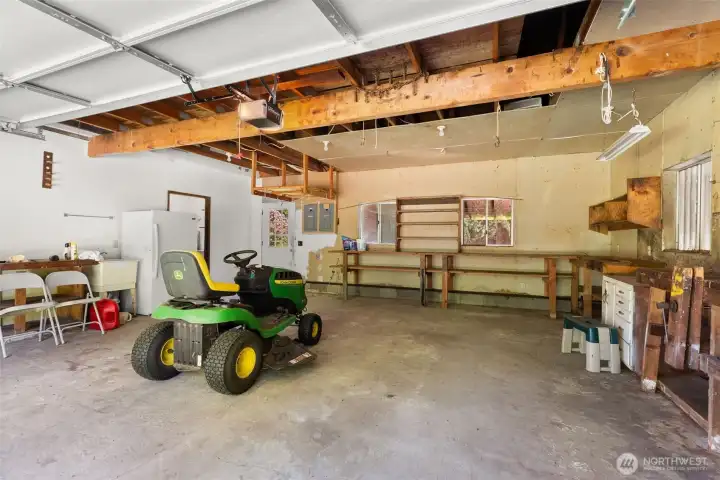 Large garage Large garage