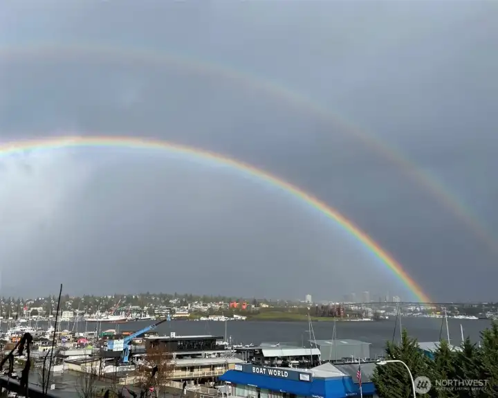 Unbelievable Rainbow & Lake Union views from your penthouse home. Unbelievable Rainbow & Lake Union views from your penthouse home.