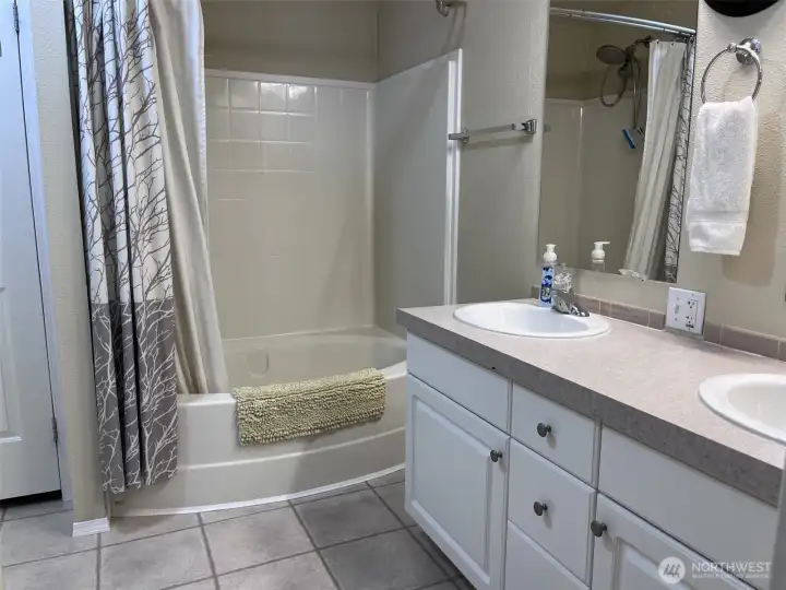 Garden tub in primary bathroom