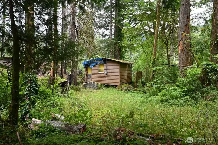 Rustic fisherman's cabin formerly utilized for the premier fishing near the Forks of the Sky rivers!