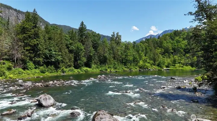Stunning Skykomish river frontage.