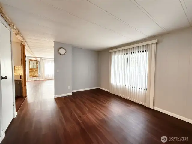 Extra Living room that may have potential for added bedroom *buyer to verify*