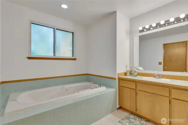 Primary Bathroom Soaking Tub