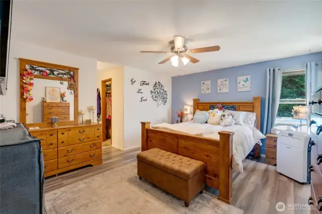 Primary Suite w/large closet